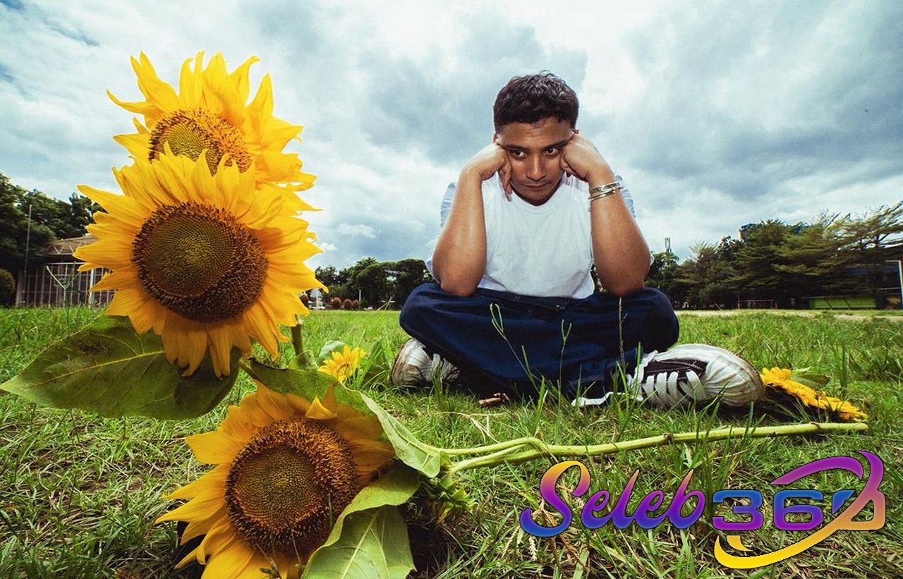 Sal Priadi Raih kesuksesan Penghargaan AMI Awards Berkat Lagu 'Gala Bunga Matahari' yang Viral TikTok hingga sampai di sosial media